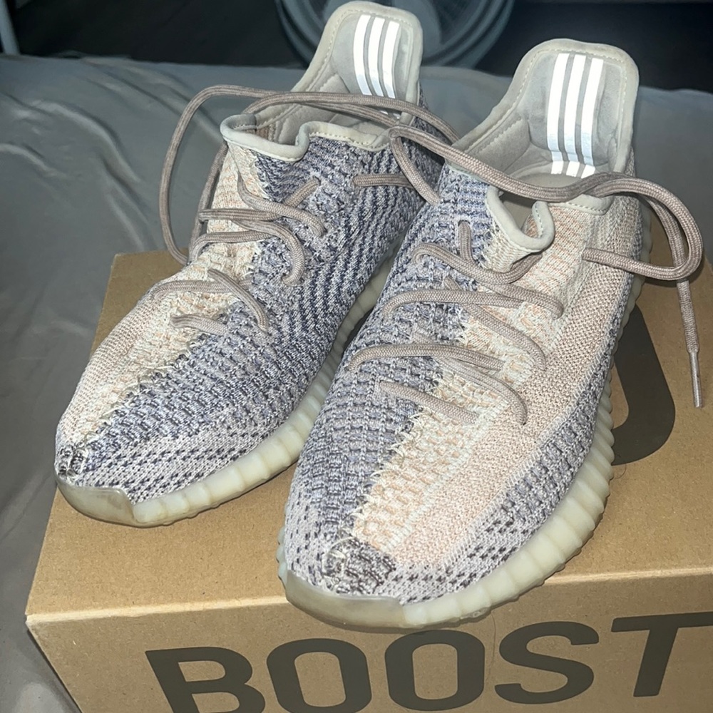 Yeezy worn about 5 times still very very clean size 8.5 woman